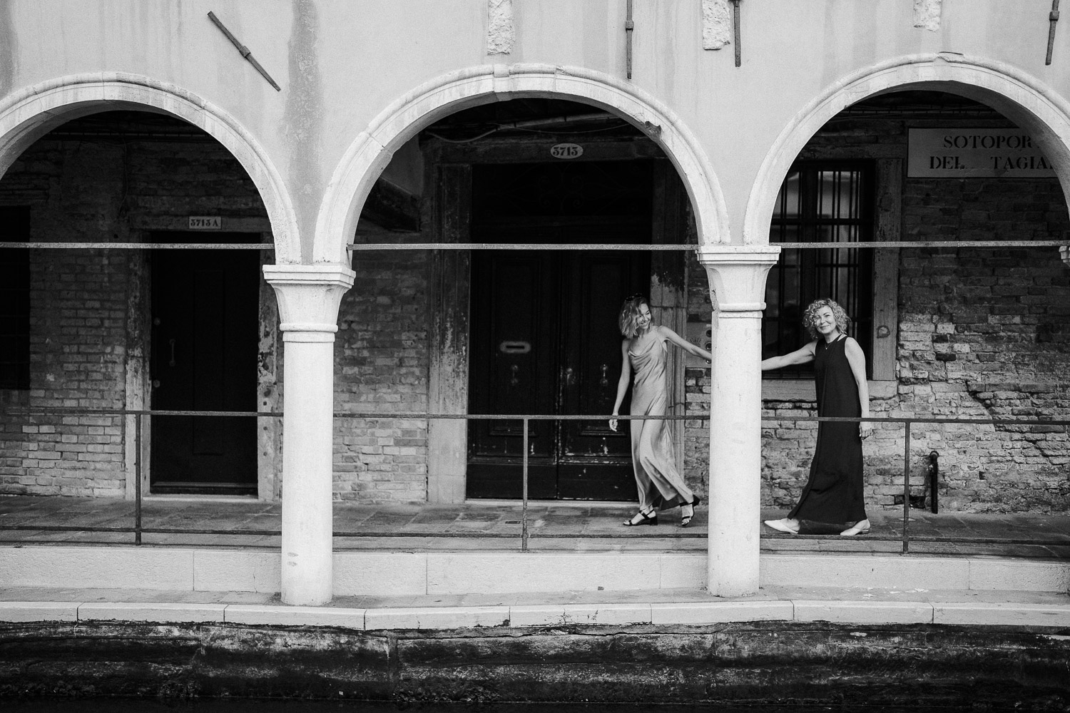 Venice lifestyle photographer for mother and daughter