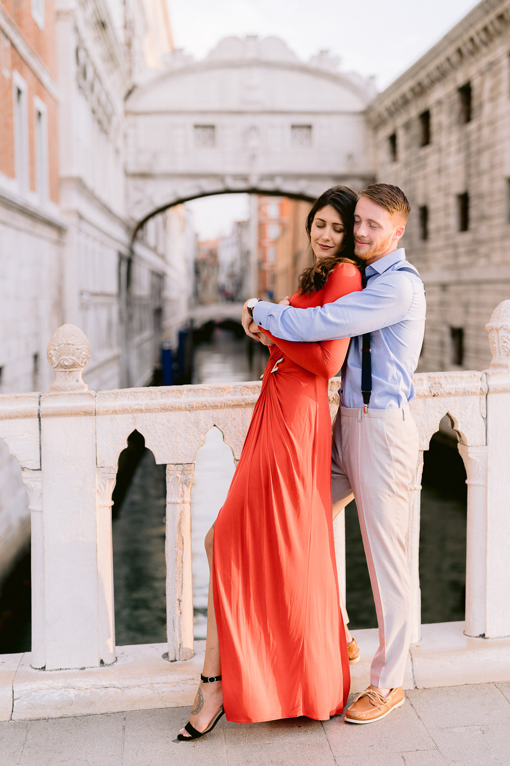 the best outfit for your engagement Venice photoshoot