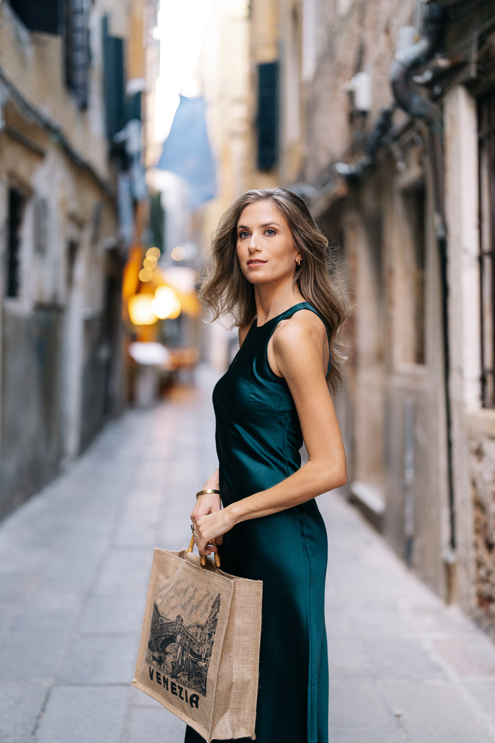 book portrait photoshoot in Venice