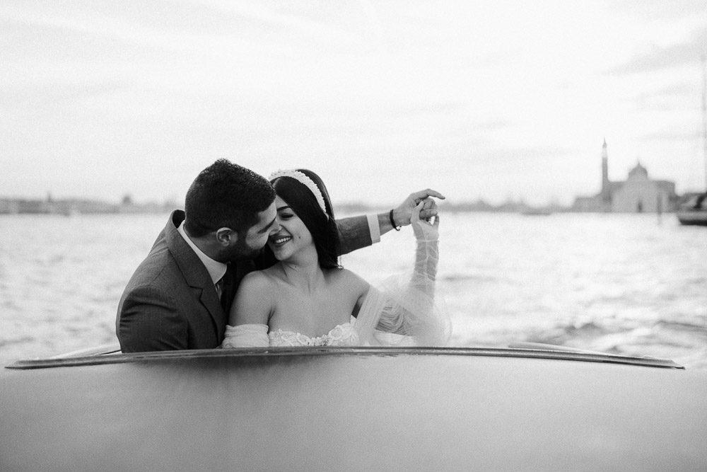 water taxi wedding photographer Alina Indi