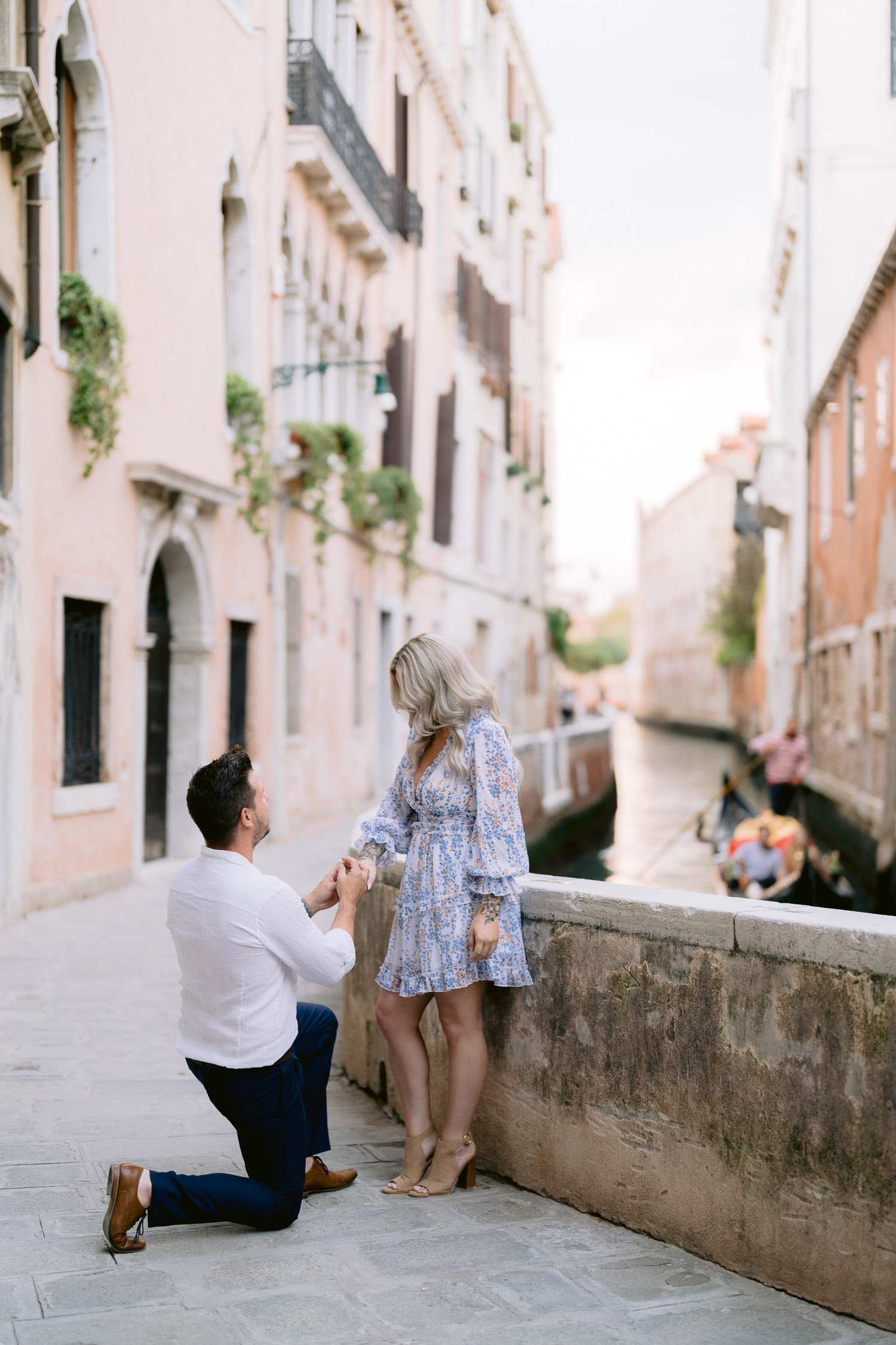 gondola proposal photographer in Venice
