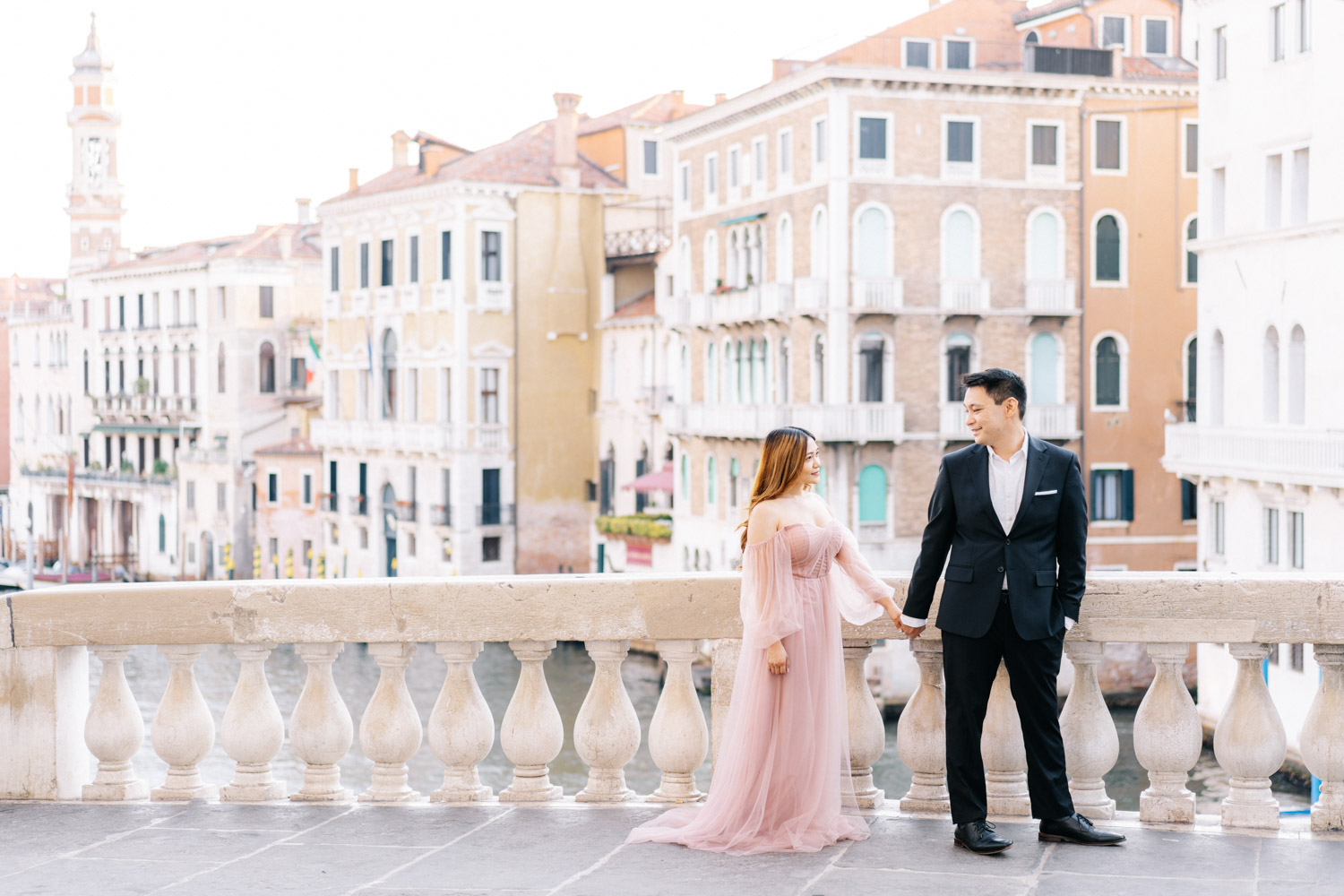 book Venice photographer for engagement photoshoot in Italy