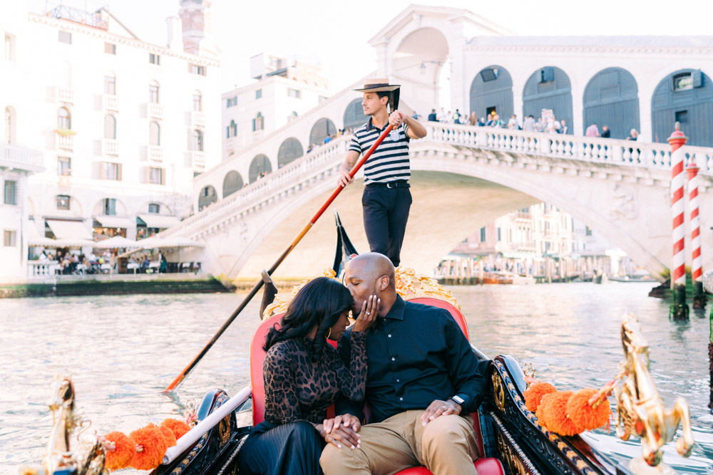 Venice romantic couple photoshoot in Italy