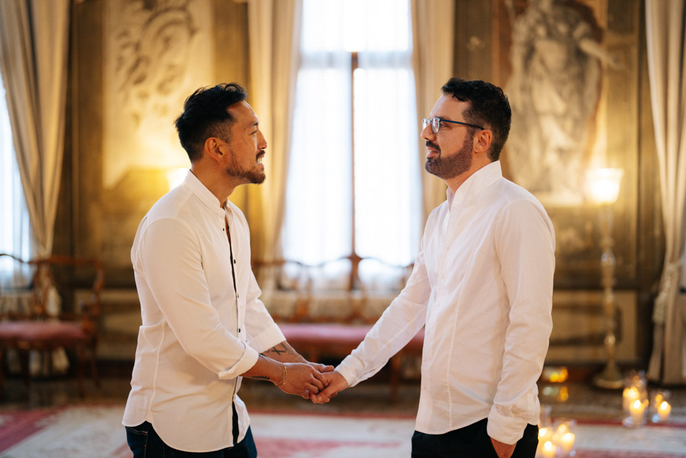 Romantic surprise proposal in Venice captured by photographer Alina Indi