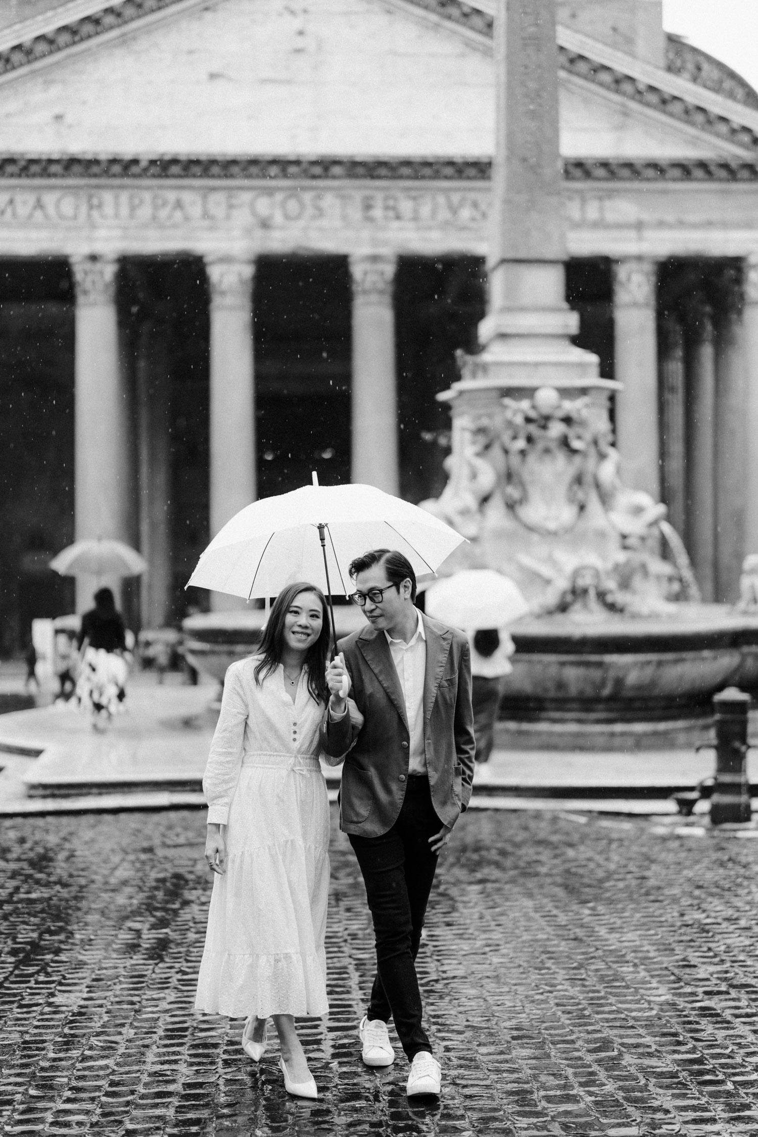 destination honeymoon, anniversary, couple photographer in Rome, Italy