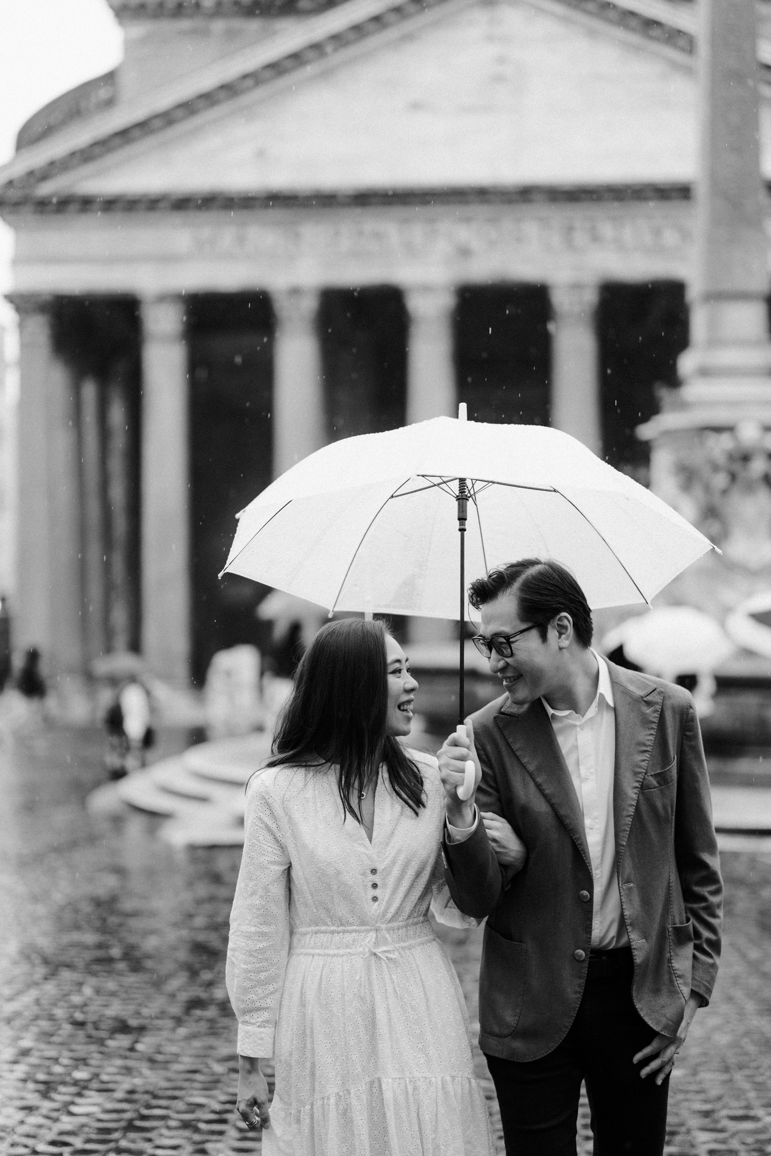 the best ideas for a couple romantic photoshoot with Rome photographer