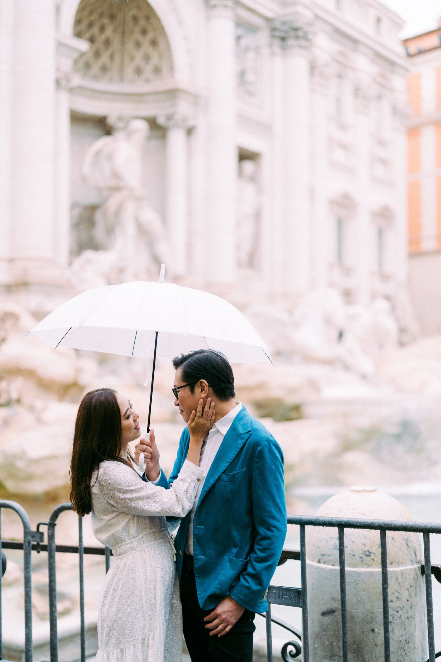 Rome photographer for a romantic couple photoshoot