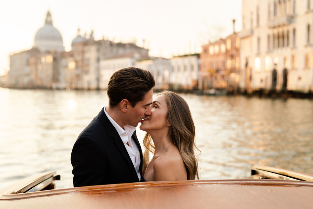 how to take the most beautiful couple photos in Europe