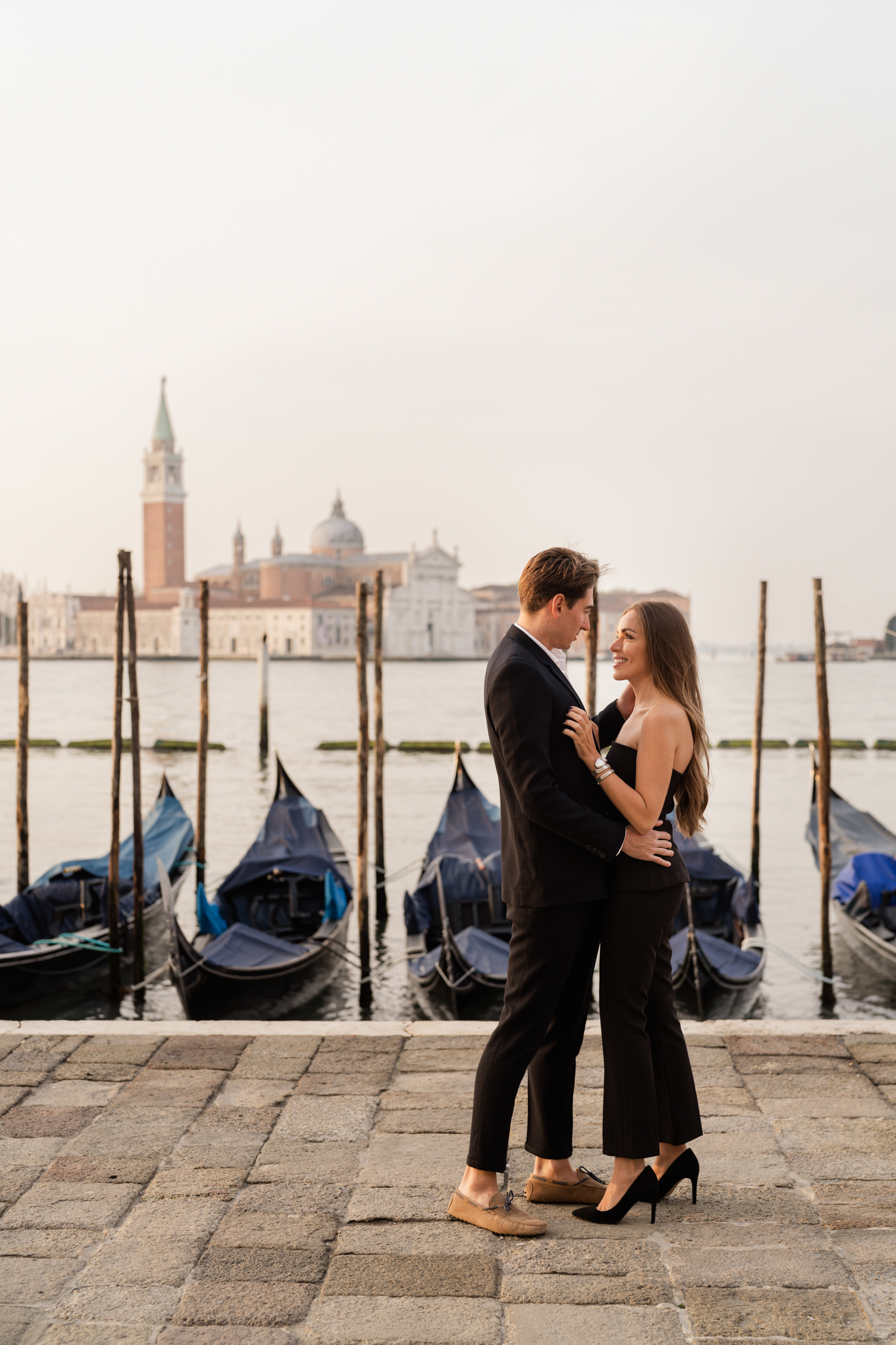Venice Photographer Alina Indi shares the best wedding pictures and couple photographs. This is the blog where you can find useful Venice photography articles (fine art film photography and digital), Venice weddings and Venice tips for your honeymoon.