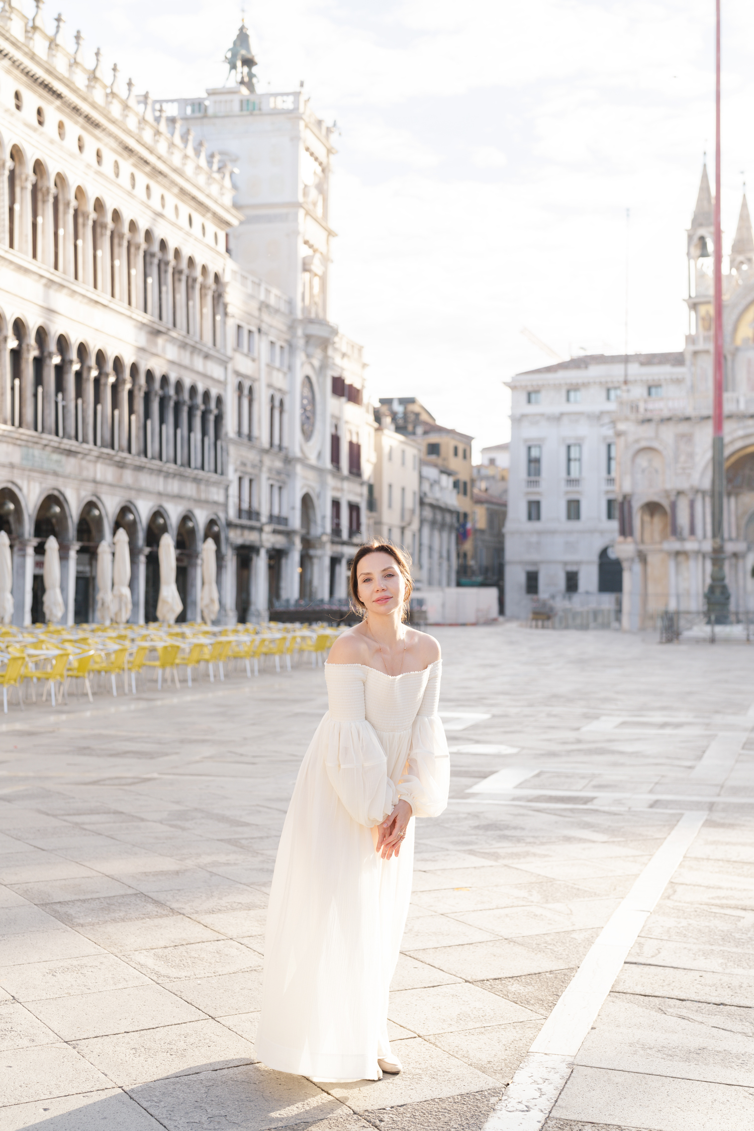 top locations and poses for a sunrise Venice portrait photoshoot with local photographer, Alina Indi