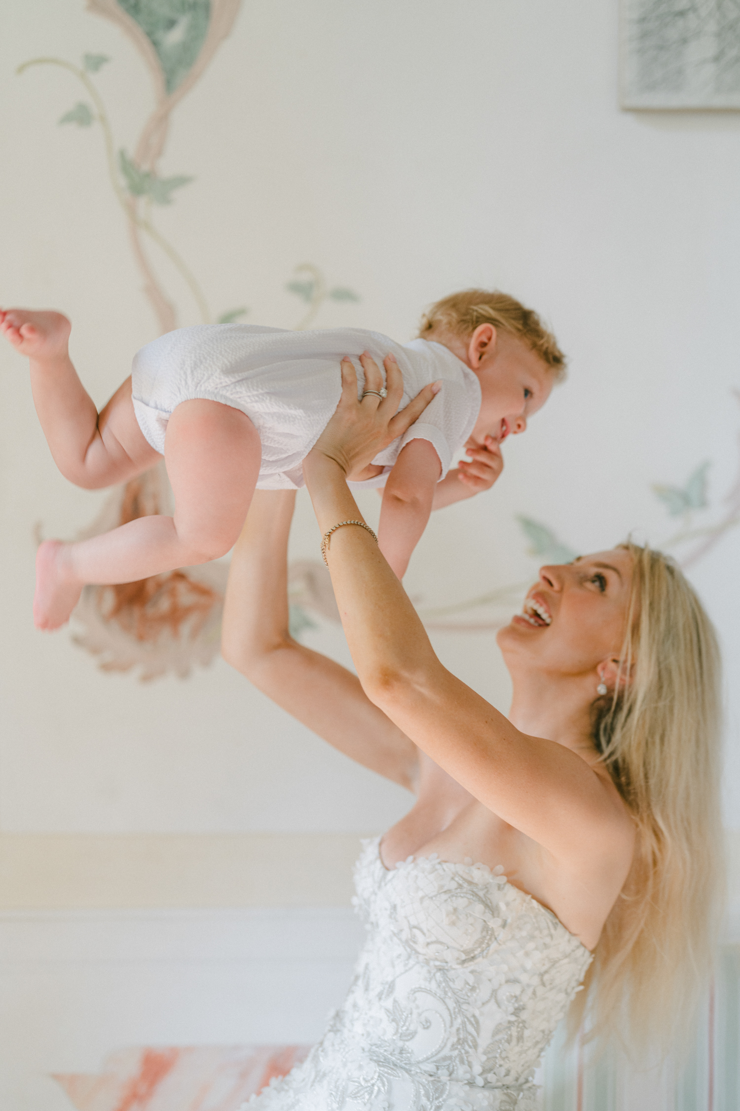 Indoor family photographer in Venice, Italy 