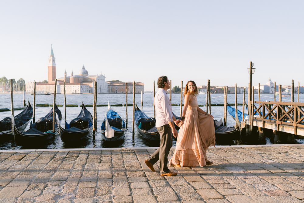 Tope places for a couples , anniversary, vacation, family, elopement, proposal photoshoot in Venice, Italy