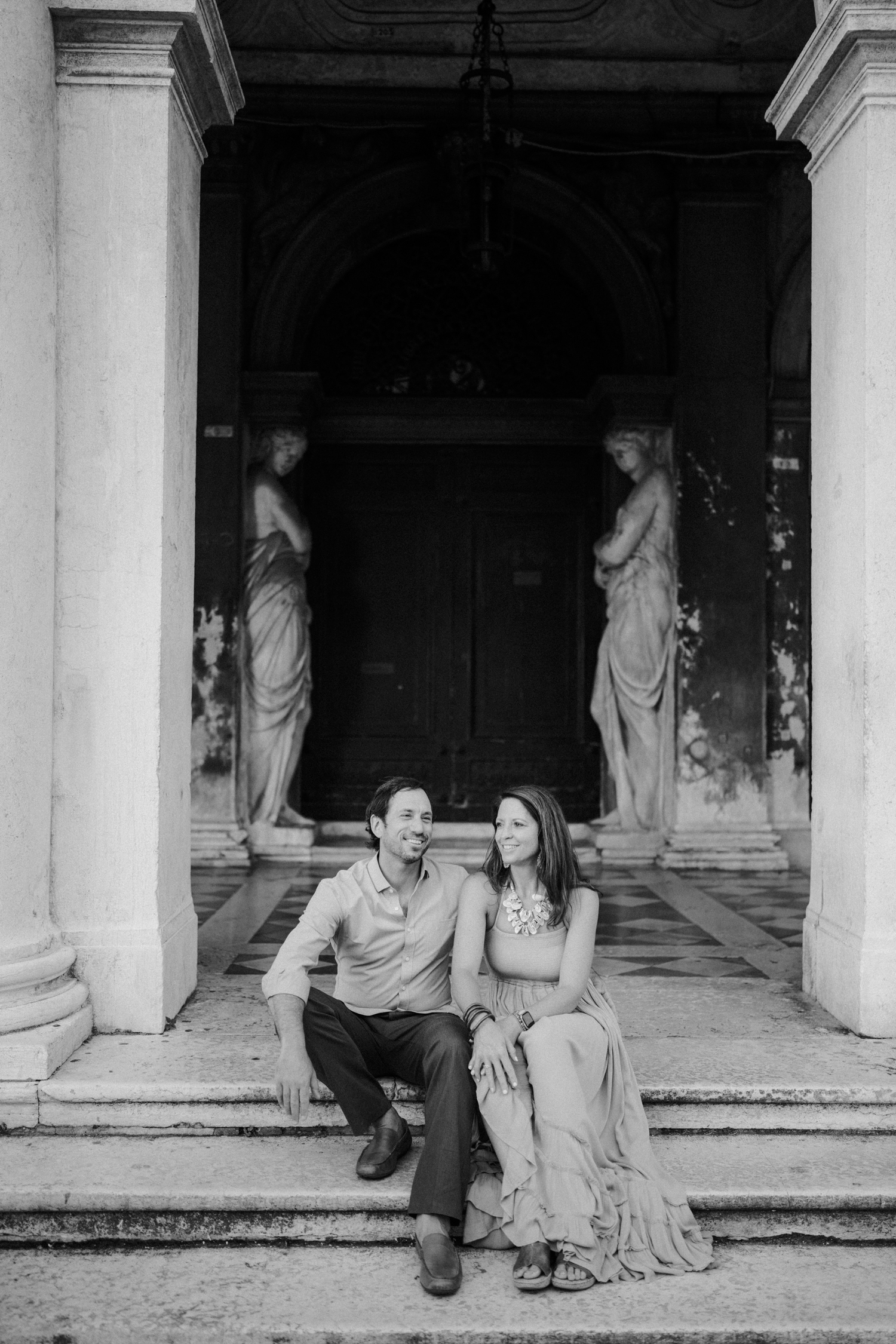 Creative candid Venice photographer for your engagement, proposal, honeymoon, anniversary, portrait, wedding, elopement, vacation photoshoot in Venice