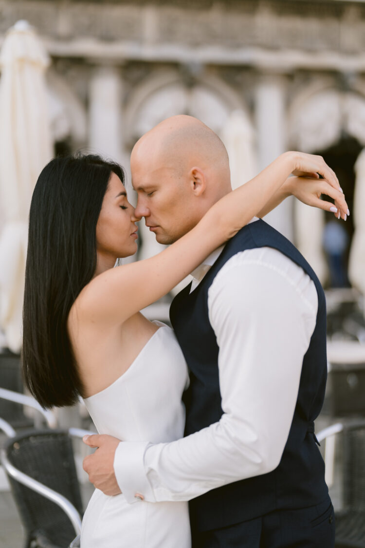 Destination wedding photographer in Italy based in Venice