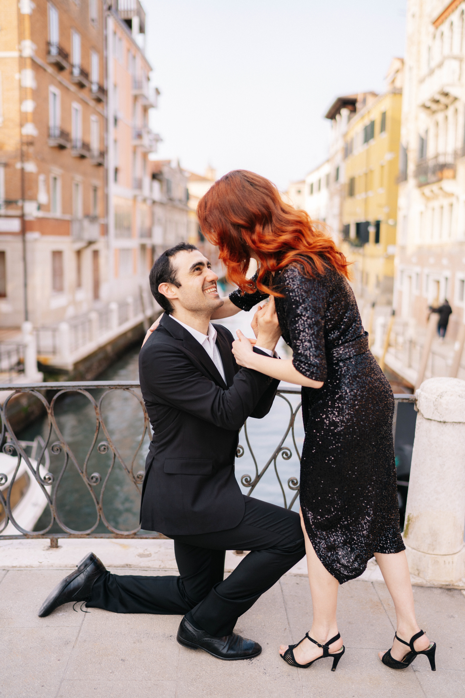 Capture the moment forever with Venice's top proposal photographer. Trust us to expertly capture your surprise engagement photoshoot against the stunning backdrop of Venice's canals and historic architecture. Book now for a truly memorable experience.