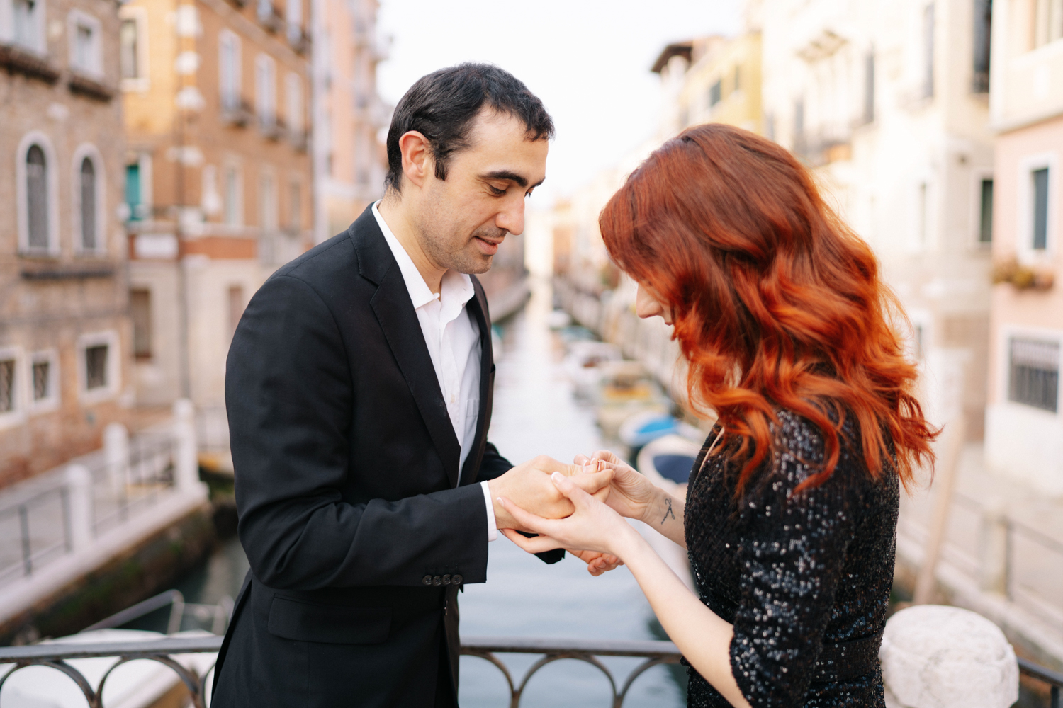 Capturing the magic of your surprise engagement in Venice with stunning photos that will last a lifetime. Our skilled proposal photographer will discreetly capture the moment and document your love story in beautiful, candid images. Make your Venice proposal truly unforgettable.