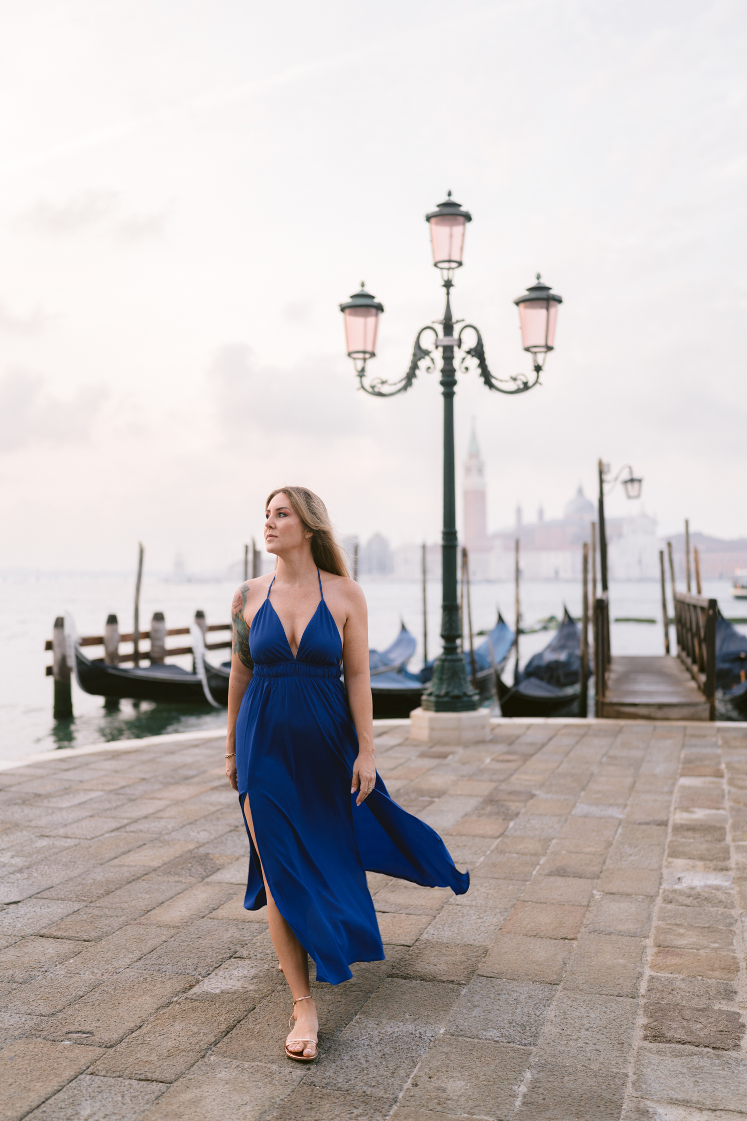 your memories in the picturesque streets of Venice with a talented portrait photographer. Perfect for bloggers and solo travelers looking for stunning photoshoots to document your journey. Book now and create beautiful, lasting memories!