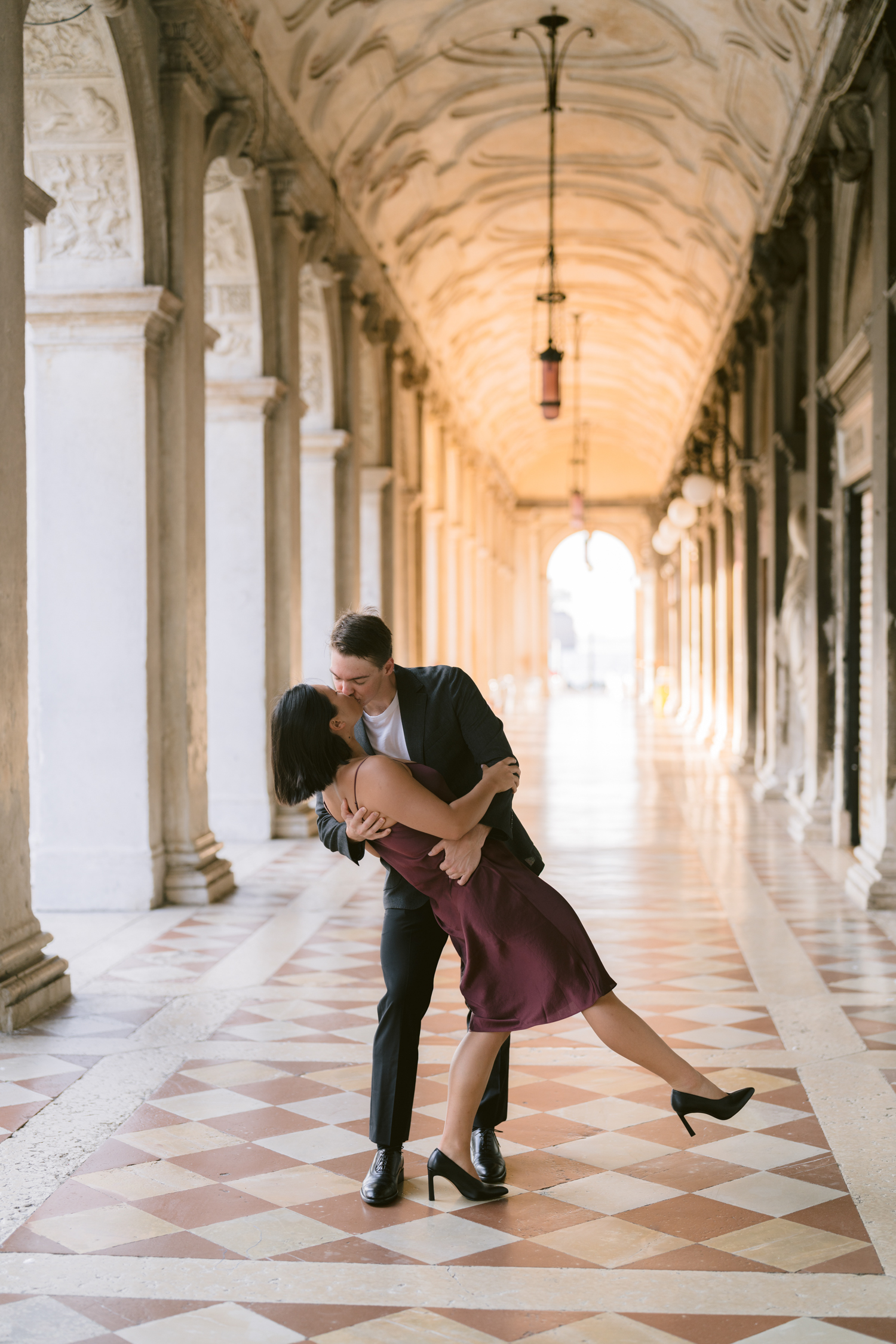 Poses for a couples photoshoot in Venice by a Venice photographer