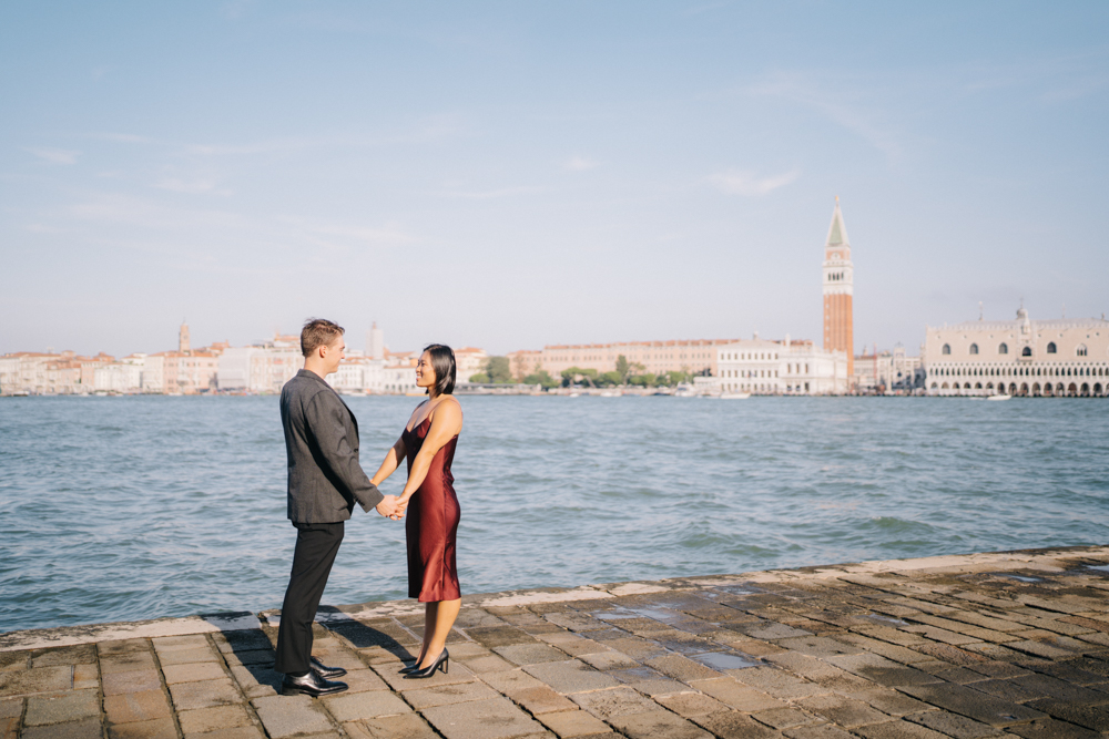 Surprise proposal photographer in Venice, Italy