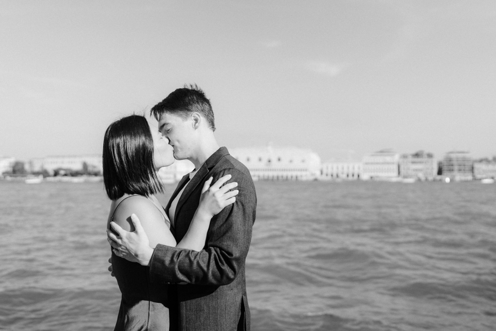 How to propose in Venice?
