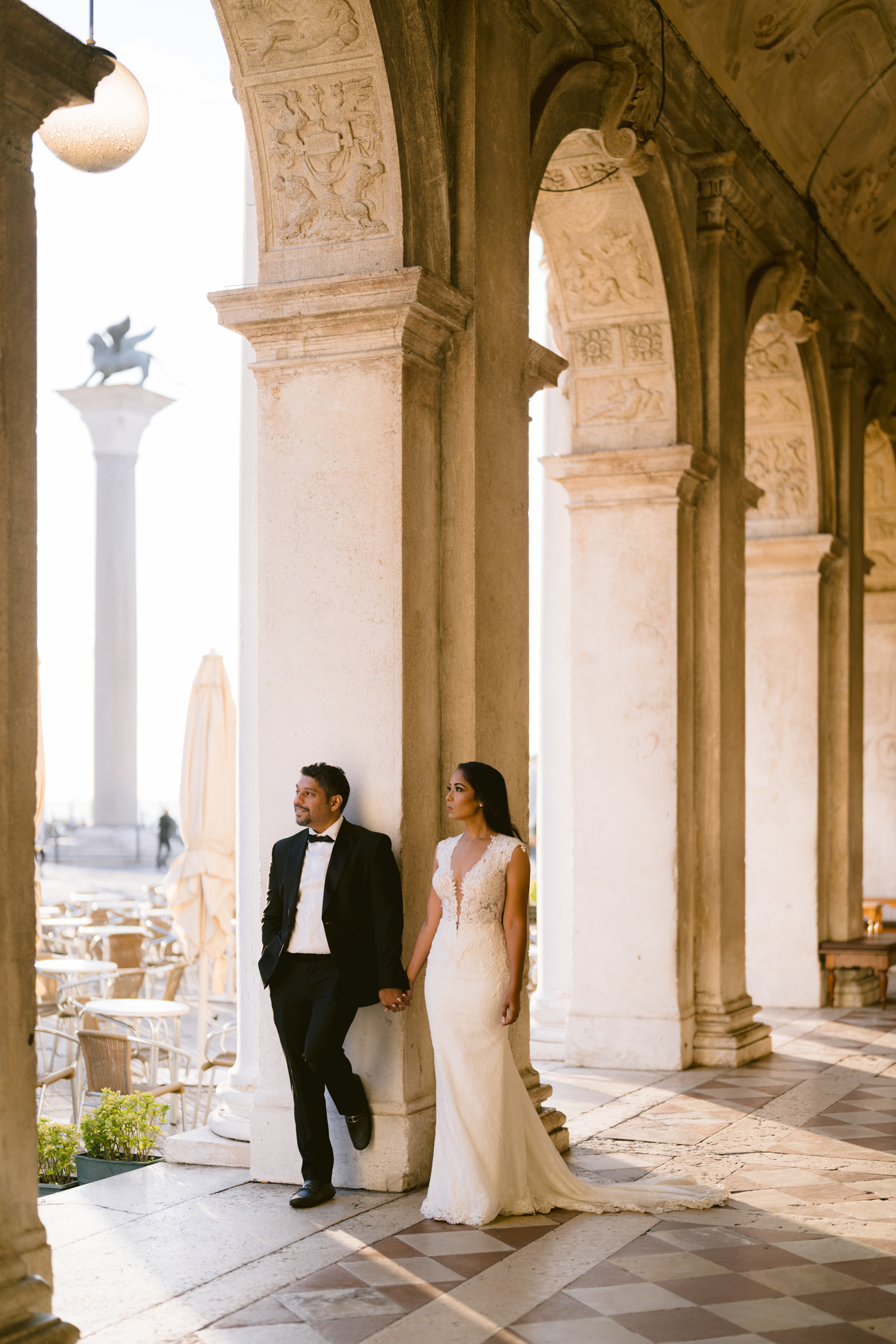 Venice photographer Alina Indi is the best vendor for your wedding, engagement, editorial, elopement, anniversary, honeymoon photoshoot in Italy.