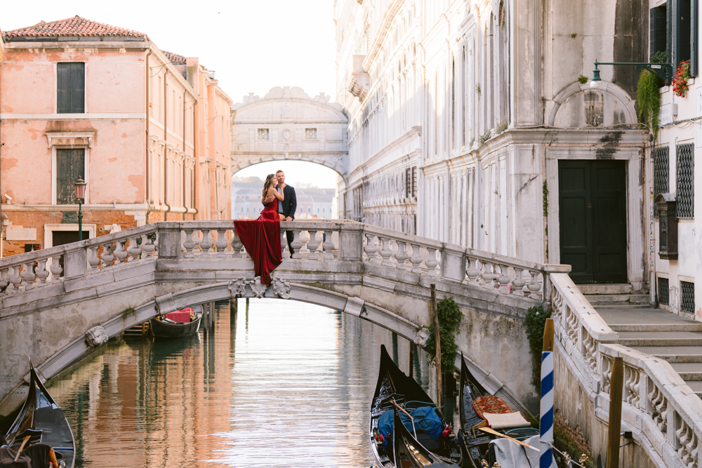 Alina Indi is the top photographer in Venice, Italy for wedding, surprise proposal, anniversary, honeymoon, vacation.