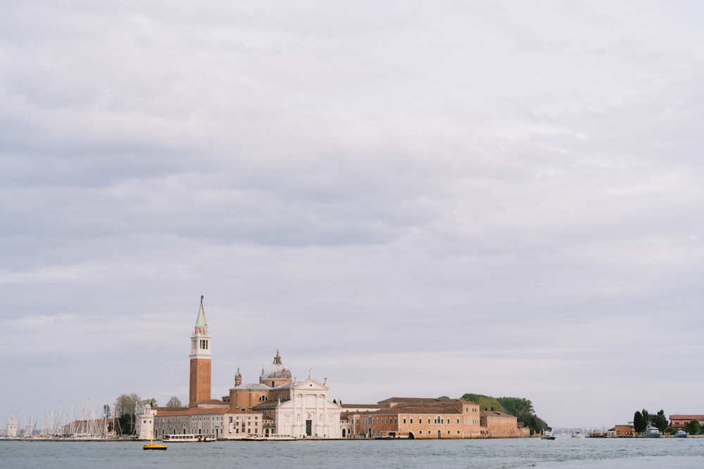 Venice photoshoot with a professional photographer.