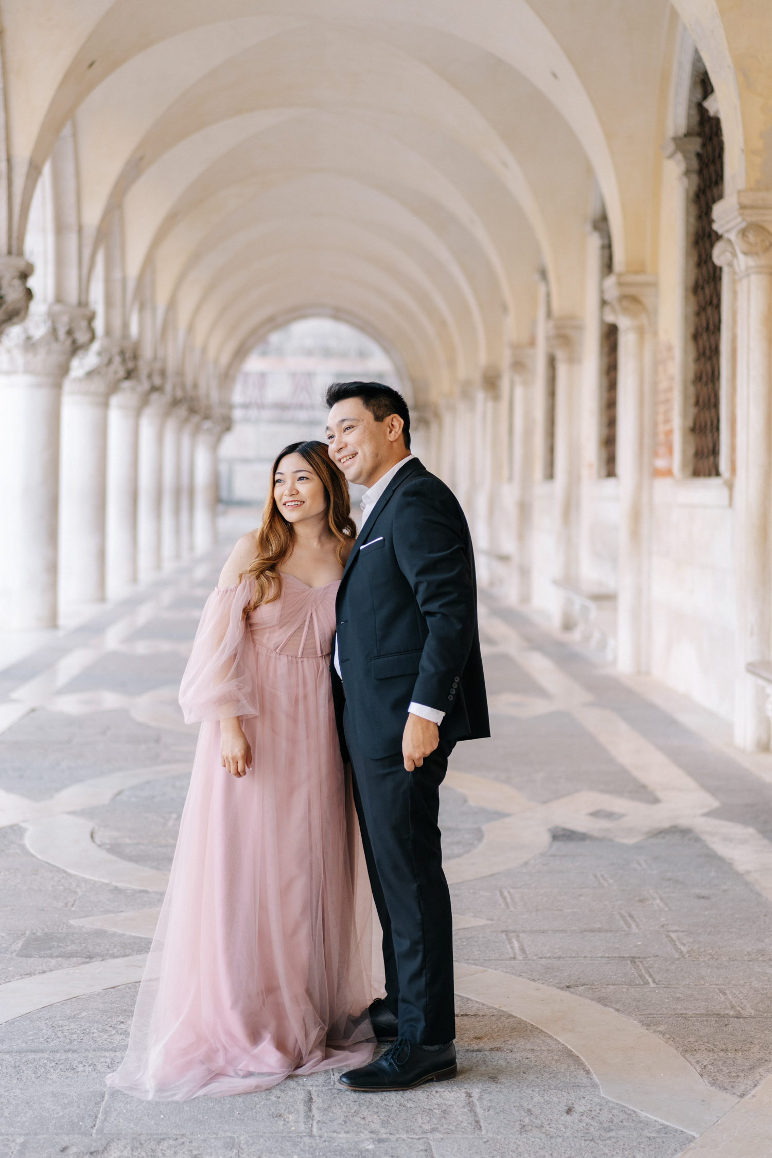 Top honeymoon photoshoot in Venice for a couple in vacation in Italy