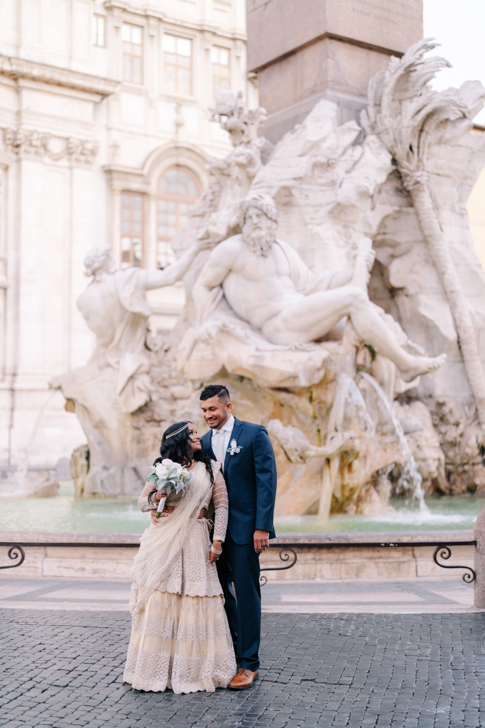 Alina Indi is a wedding professional photographer in Italy, Venice and Rome. 