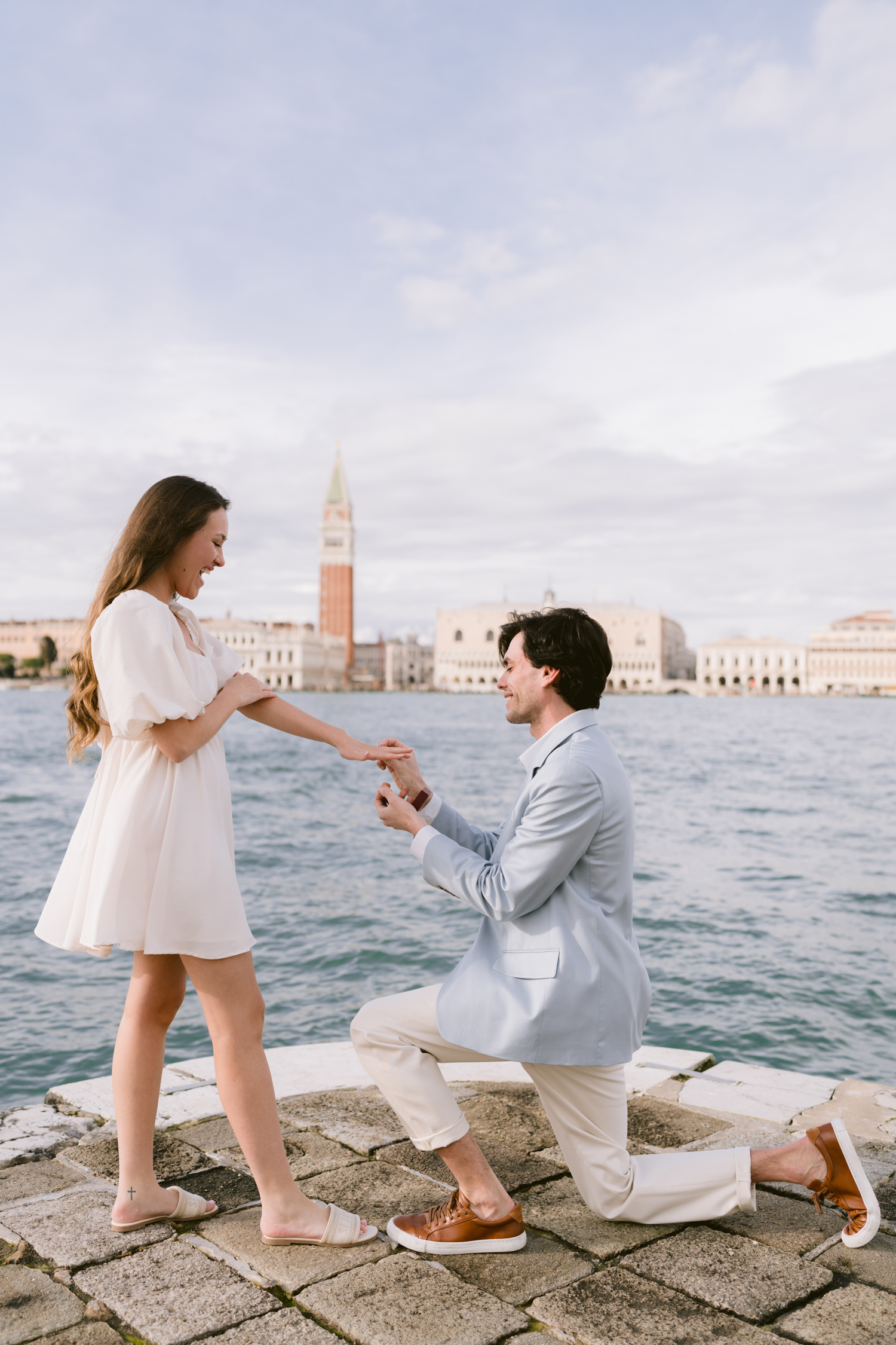 Who is the best photographer in Venice for a surprise proposal in Italy?