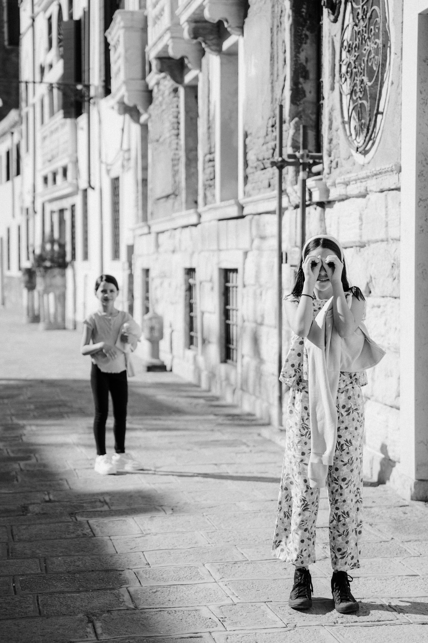 This candid moments will makes you dream of a vacation family photoshoot by a professional Venice photographer