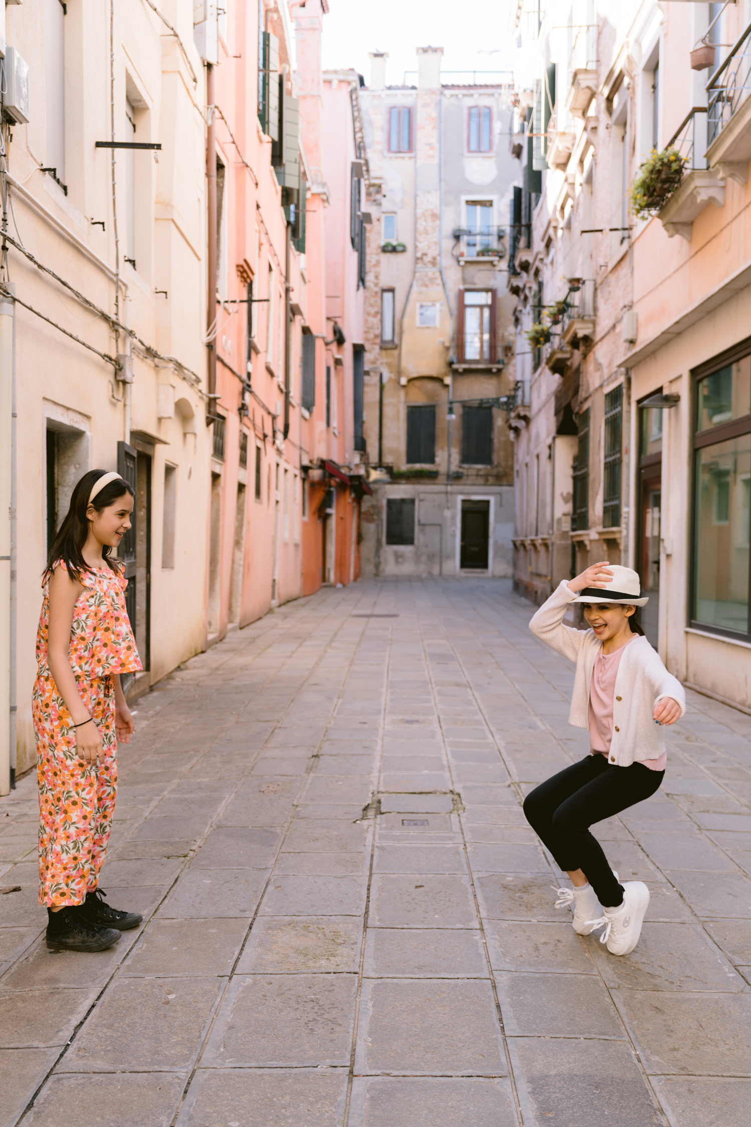 Top tips on how to plan your family vacation photoshoot with a professional Venice photographer
