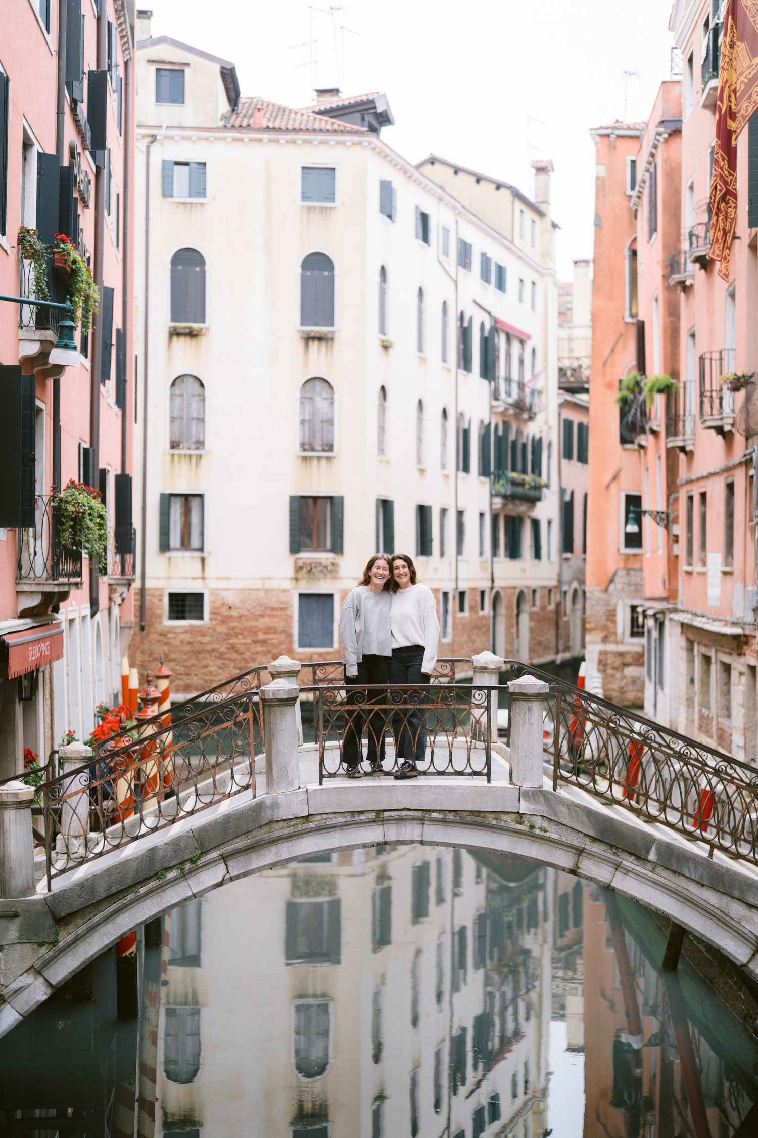 Alina Indi is a venice photographer for your vacation or portrait photoshoot in Italy