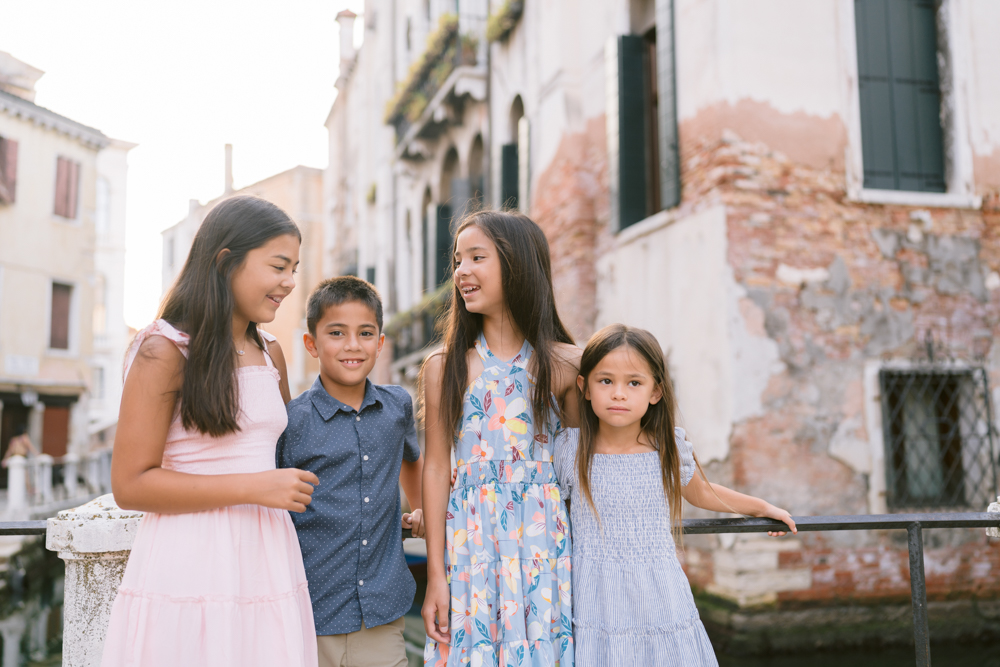 Capture cherished moments with Alina Indi, your compassionate Venice family photographer. Experience heartfelt sessions that celebrate love and connection. Book today!