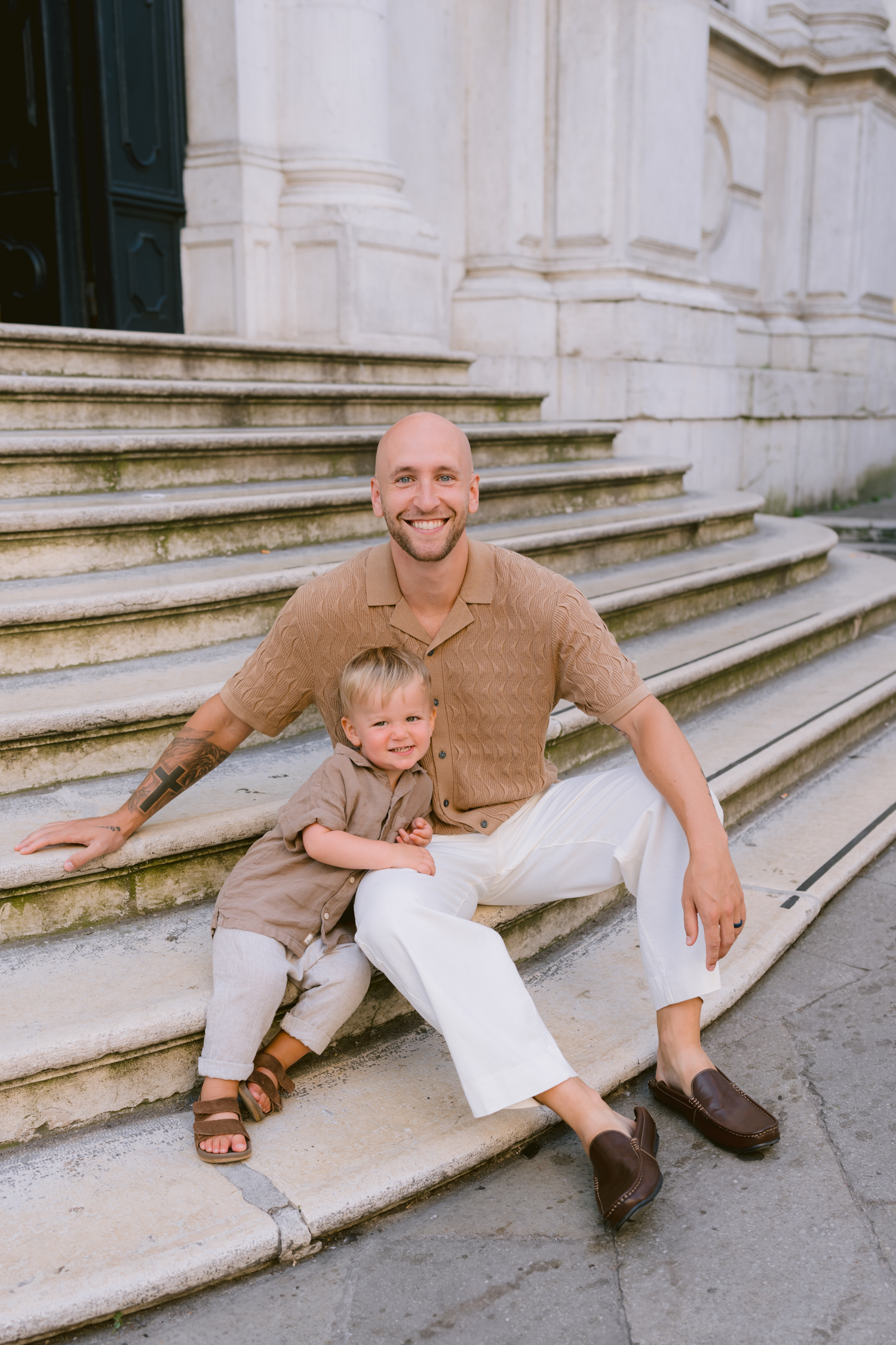 Capture your family's unique moments in the enchanting backdrop of Venice! As a dedicated photographer, I’ll help you create timeless memories that reflect your love and joy. Let's embark on this beautiful journey together—your perfect photos await!