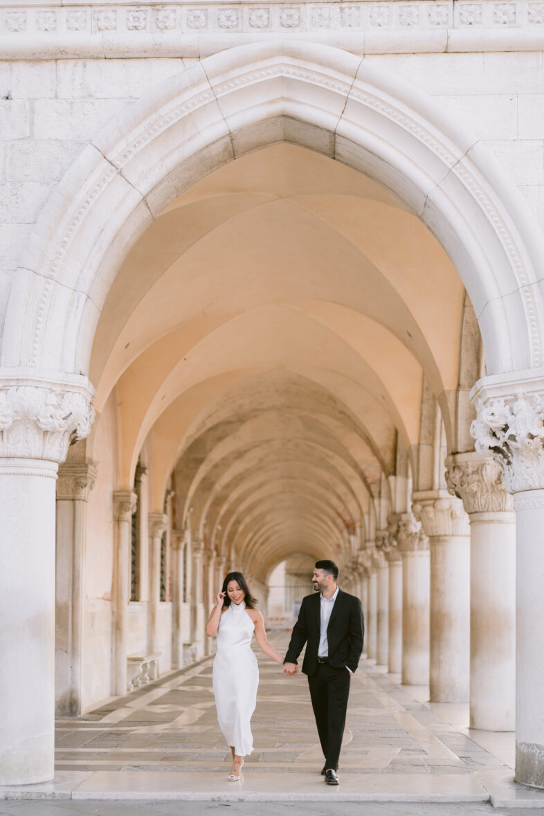 Capture your love story with Alina Indi, a local Venice photographer who transforms moments into art. From intimate engagements to breathtaking weddings, let her lens narrate your unique tale against the stunning backdrop of Venice. Book your magical moment today!