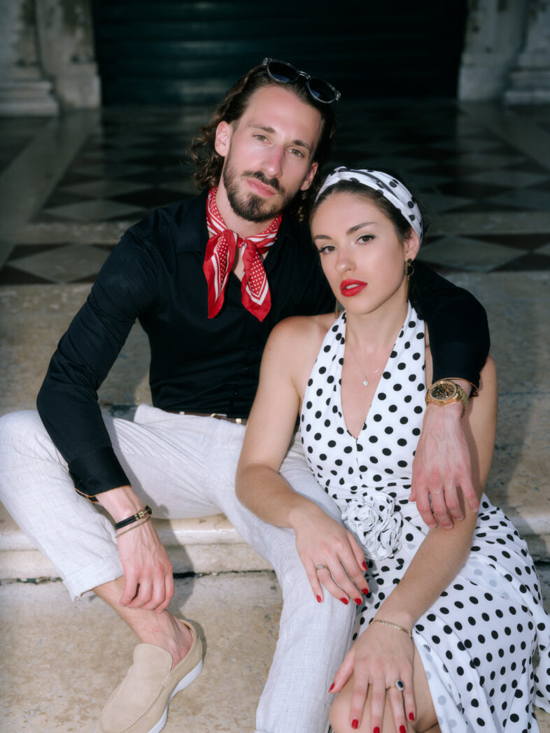 Meet Alina Indi, your go-to editorial-styled engagement photographer! With a flair for capturing authentic love stories, Alina brings creativity and joy to every shoot. Let her immortalize your special moments—your epic love story awaits!