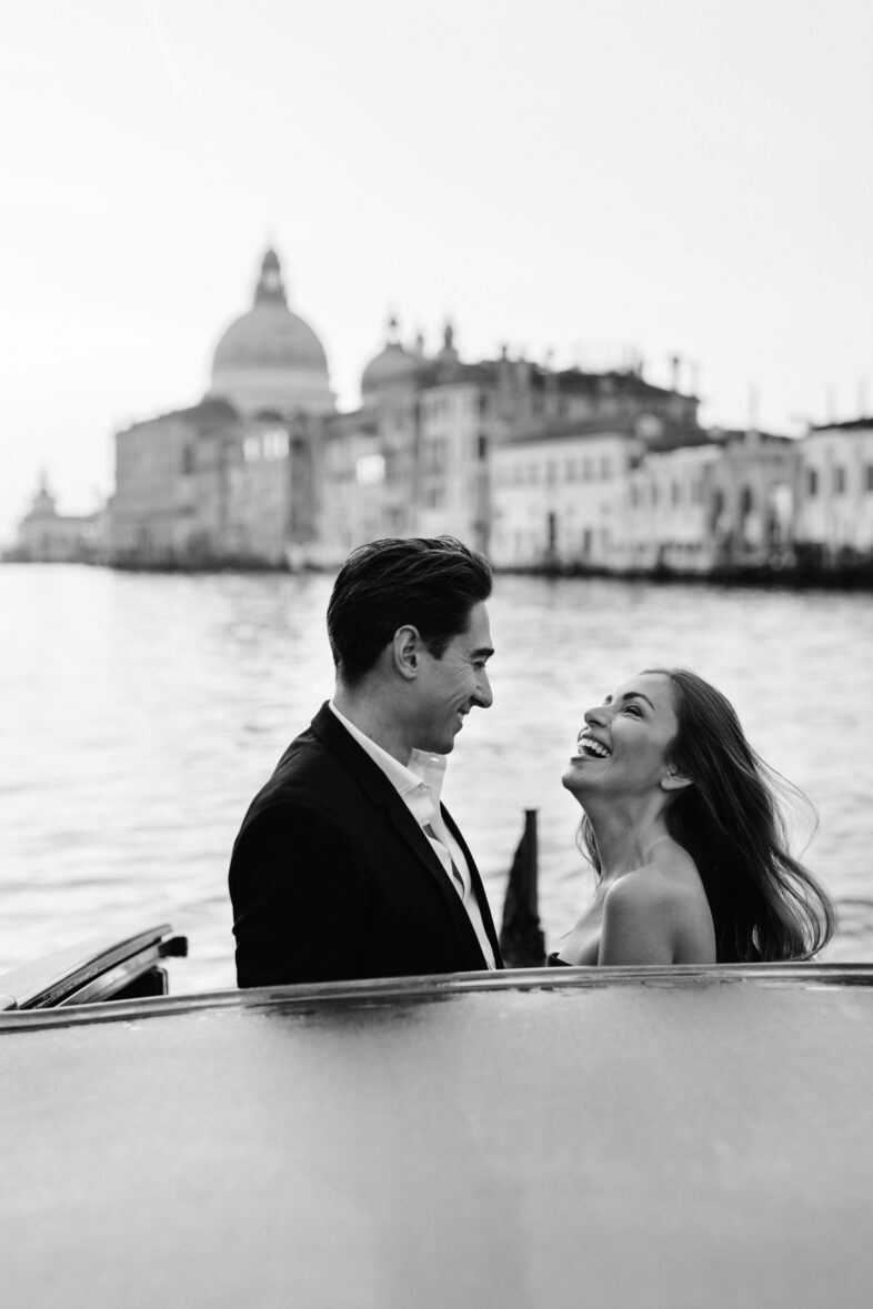 Top freelance Venice photographer with editorial style for a romantic photoshoot